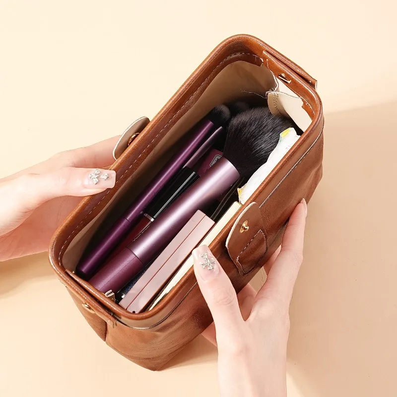 ヴィンテージPUレザー高級化粧ポーチ 大容量メイクブラシ収納 - Luxury Skincare Accessories のレビューと価格